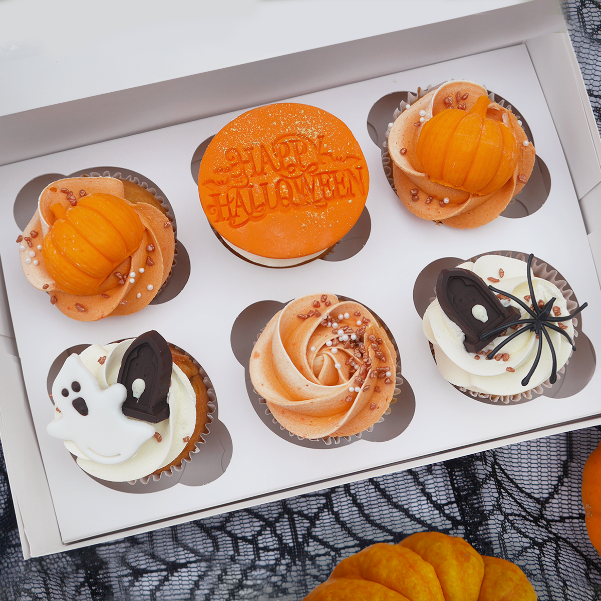 'Hello Pumpkin!' Halloween Cupcakes